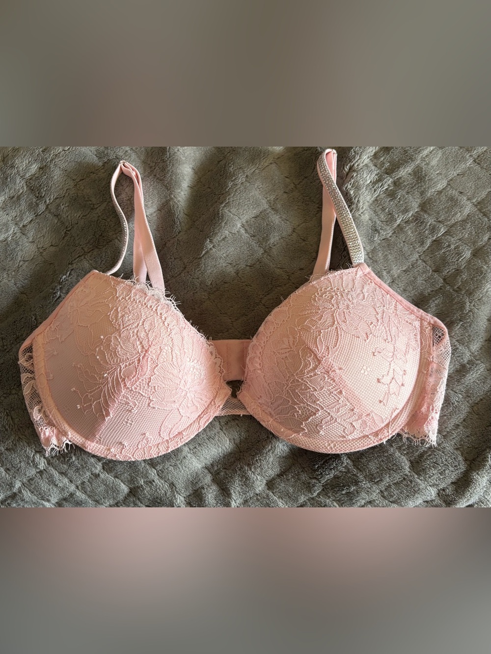 Pink bra size 34B!